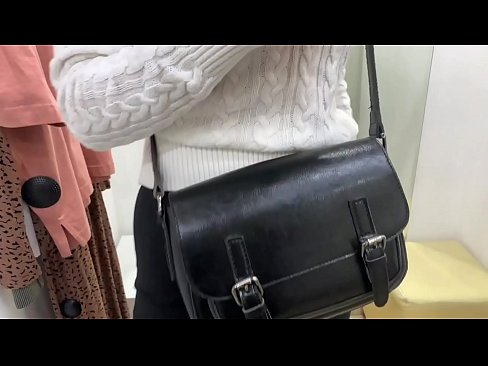 ❤️ Masturbasi umum tina jalang ngora FeralBerry sareng dildo di kamar pas ️❌ porno di urang% su.pornohdmega.ru% ❌️❤